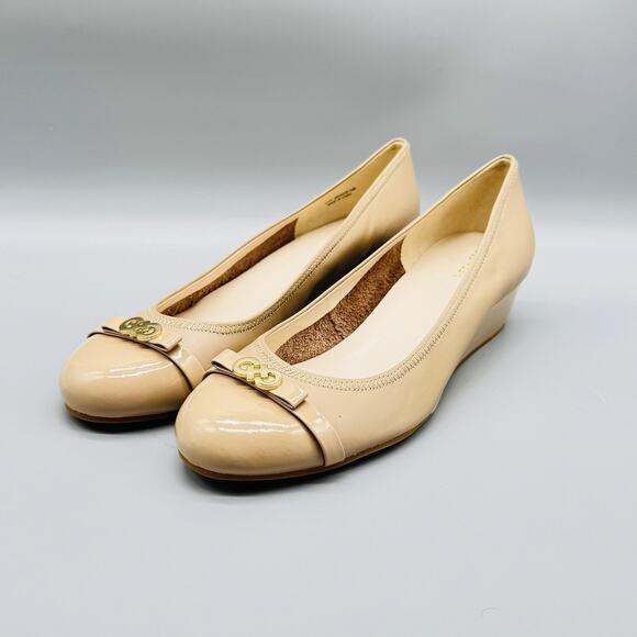Cole Haan Shoes Womens 10 Beige Leather Bow Logo Cap Toe Pumps Slip On NEW - Picture 4 of 13